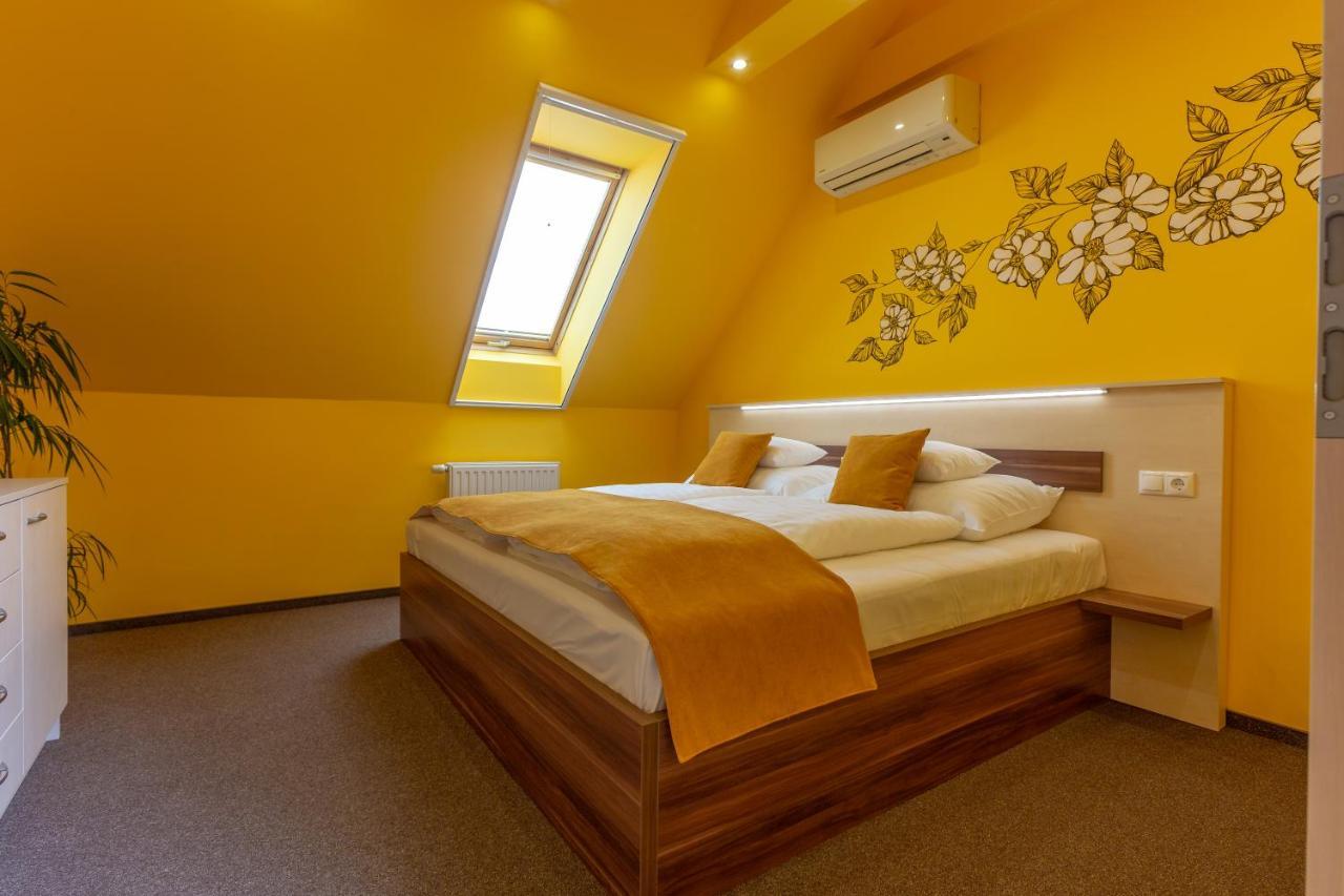 Hotel Mayer Alsooers Ngoại thất bức ảnh