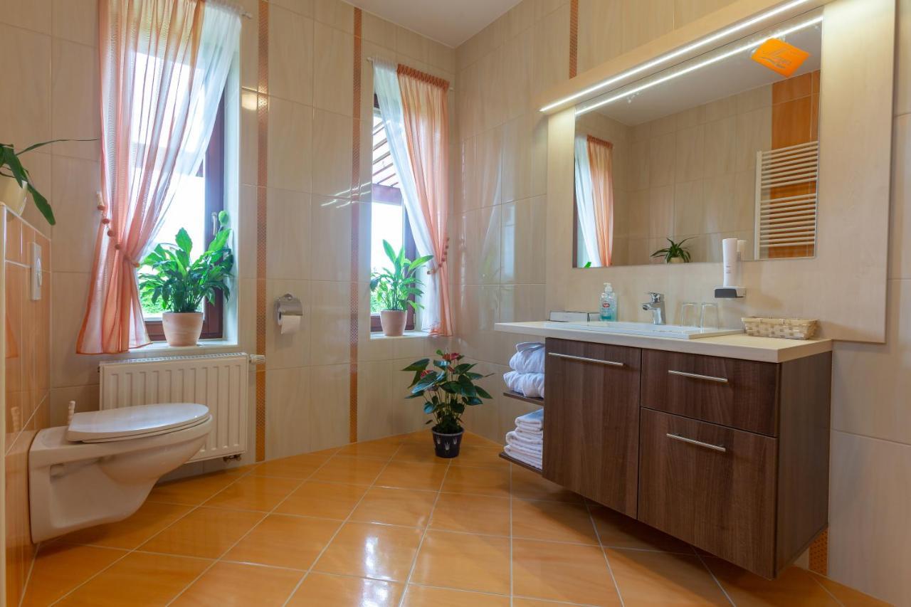Hotel Mayer Alsooers Ngoại thất bức ảnh