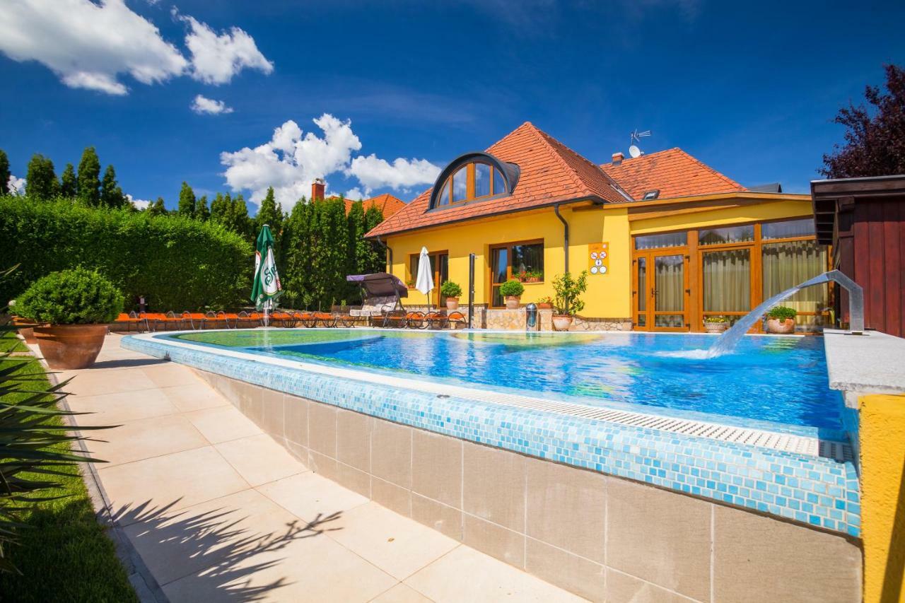 Hotel Mayer Alsooers Ngoại thất bức ảnh